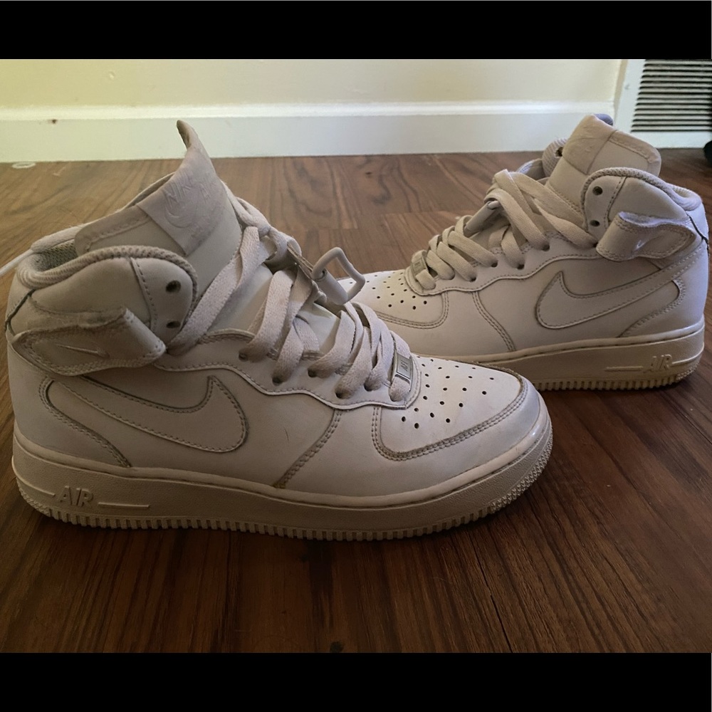 White air force 1s size 6y